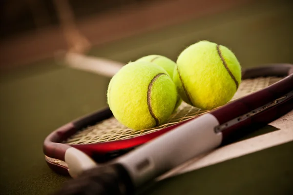 Does pickleball hurt your tennis game